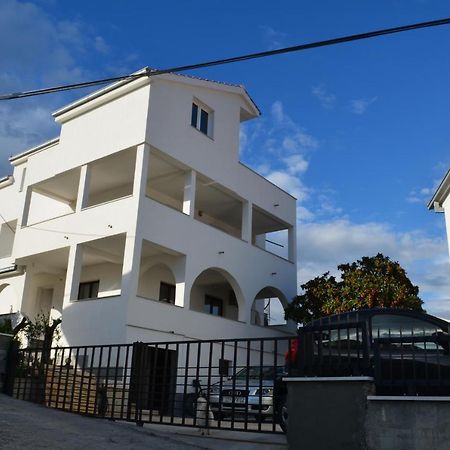 Apartmani Rita 슬라티네 외부 사진