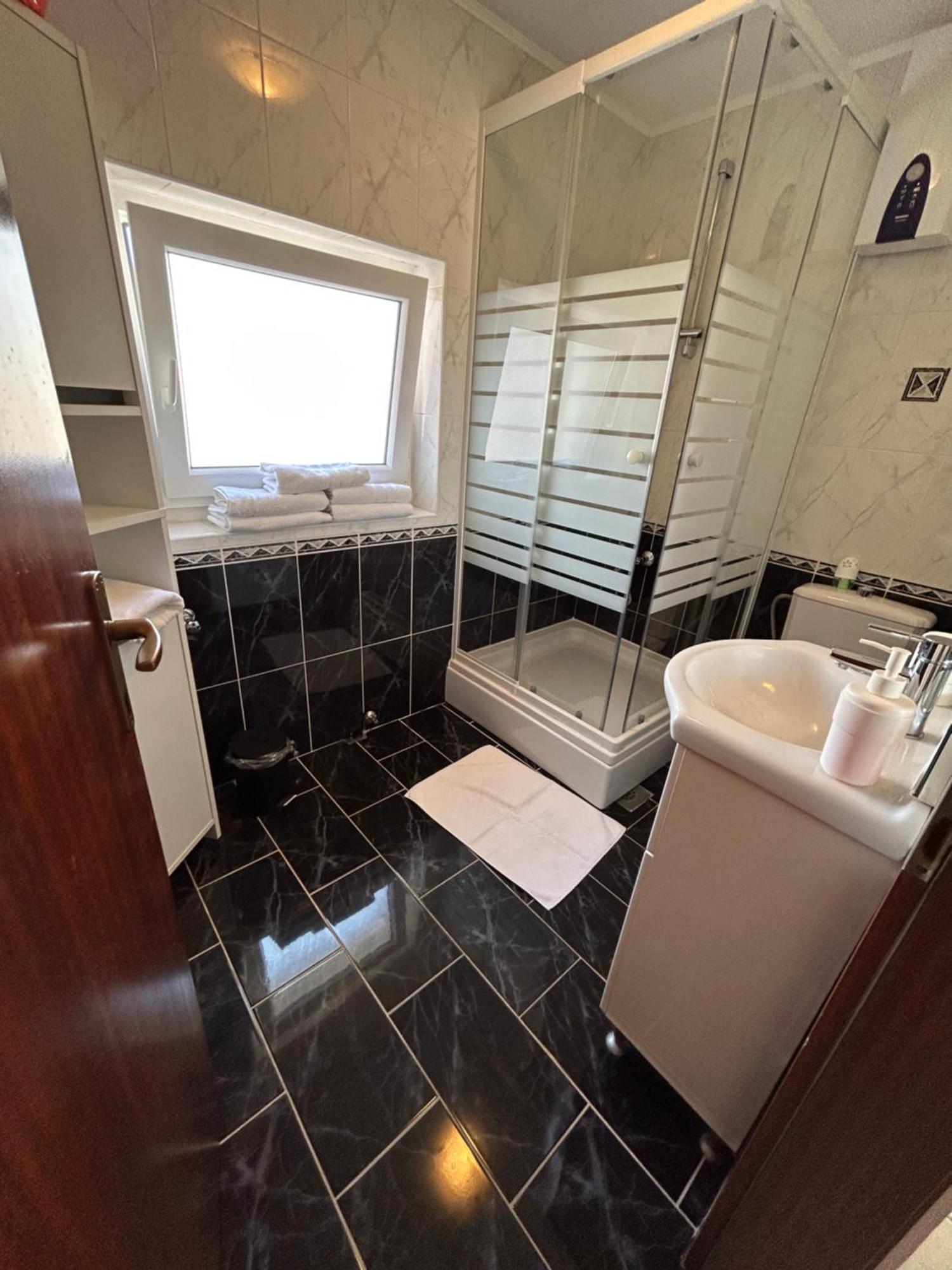 Apartmani Rita 슬라티네 외부 사진